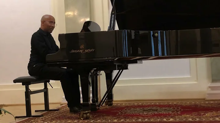 Sean Sutherland (piano) - Chopin Amateur Piano Com...