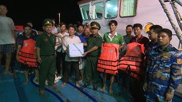 Cứu hộ thành công 17 thuyền viên Nghệ An gặp nạn trên biển