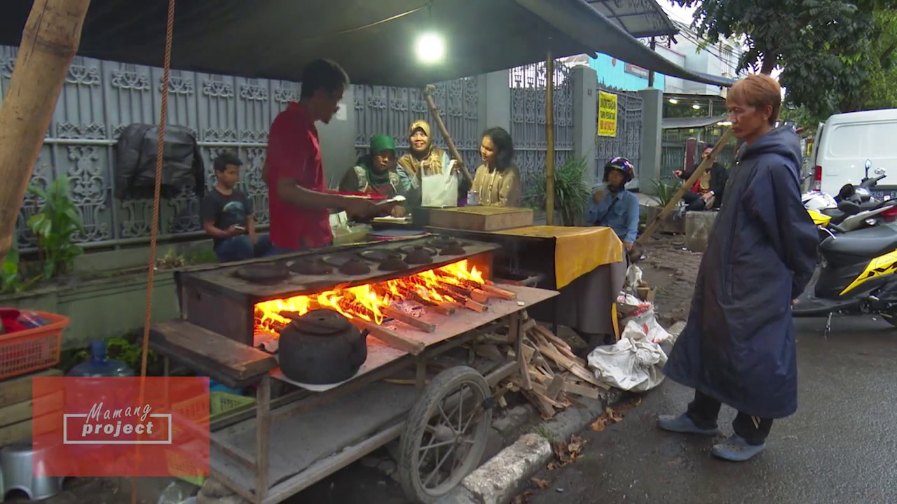 MAKANAN KHAS BANDUNG SERBA SERBI SURABI 