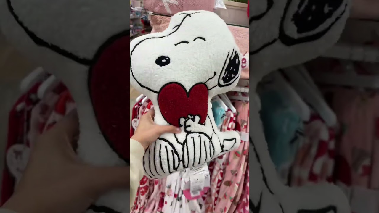 Adorable Snoopy Valentine's Pillow Find! #snoopy #homegoods #valentinesday