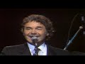 Pierre perret  bernard pivot face au public concert  namur 1986