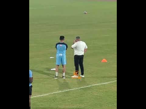 SIMBA SC NA MUEMBE MAKUMBI ZIKIFANYA WARMUP Football 