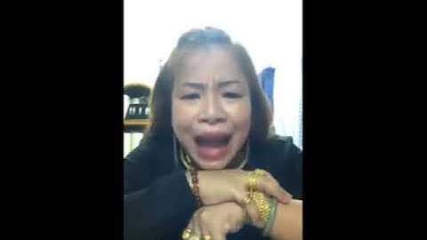 Nữ Việt Kiều livestream khẩu chiến với cư dân mạng VN