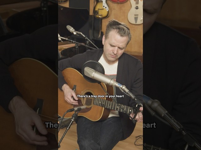 Trap Door (Acoustic). Full live performance out now on YouTube. 🎥: Sean Stout