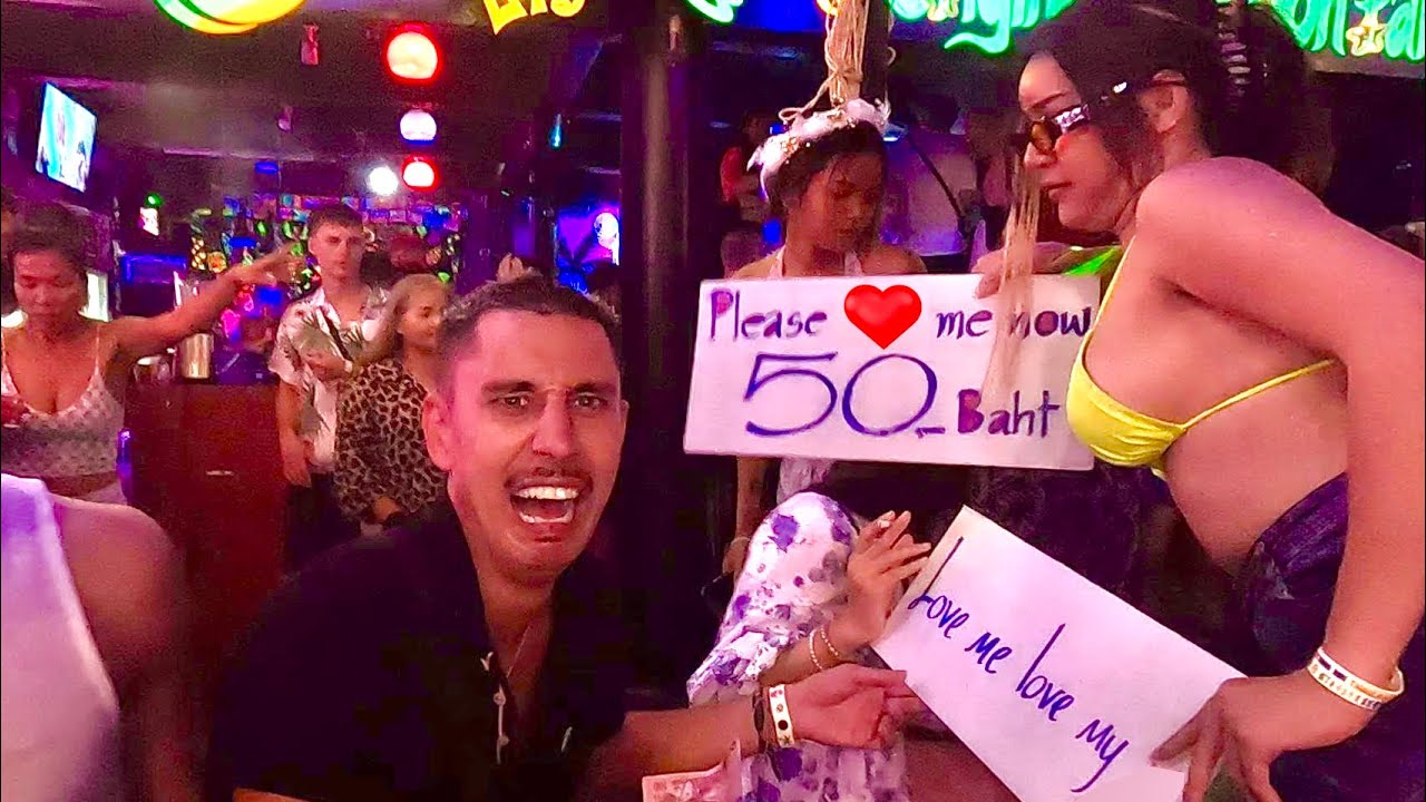 GIRLS GO CRAZY AT THE FULL MOON PARTY IN THAILAND 🇹🇭