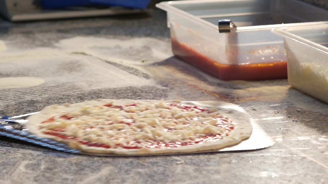 Pala pizza Napoletana en aluminio rectangular perforada