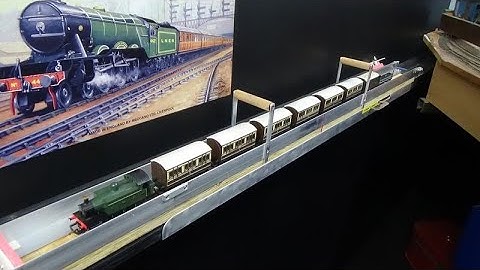 Using The New Fiddleyard Cassette And Running Trains