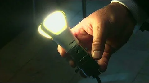 Philips' cheaper light bulb costs $50