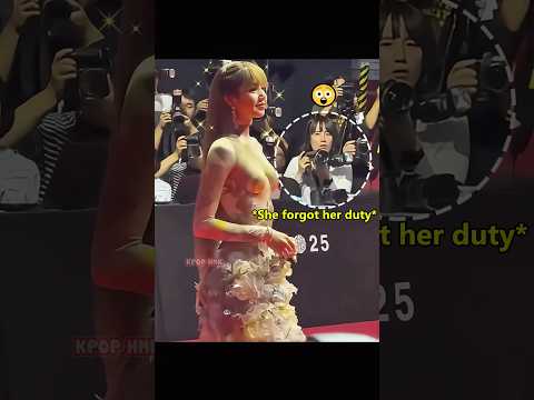 She Was Shocked By Lisa S Beauty And Forgot Her Duty Lisa Blackpink 