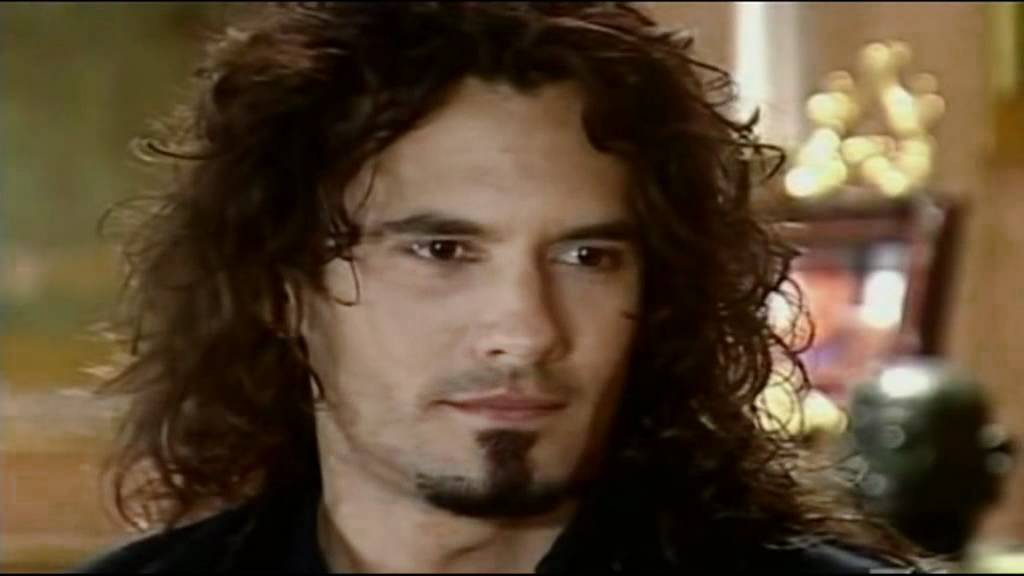 Mario Cimarro (Salvador)  EL CUERPAZO DEL DESEO