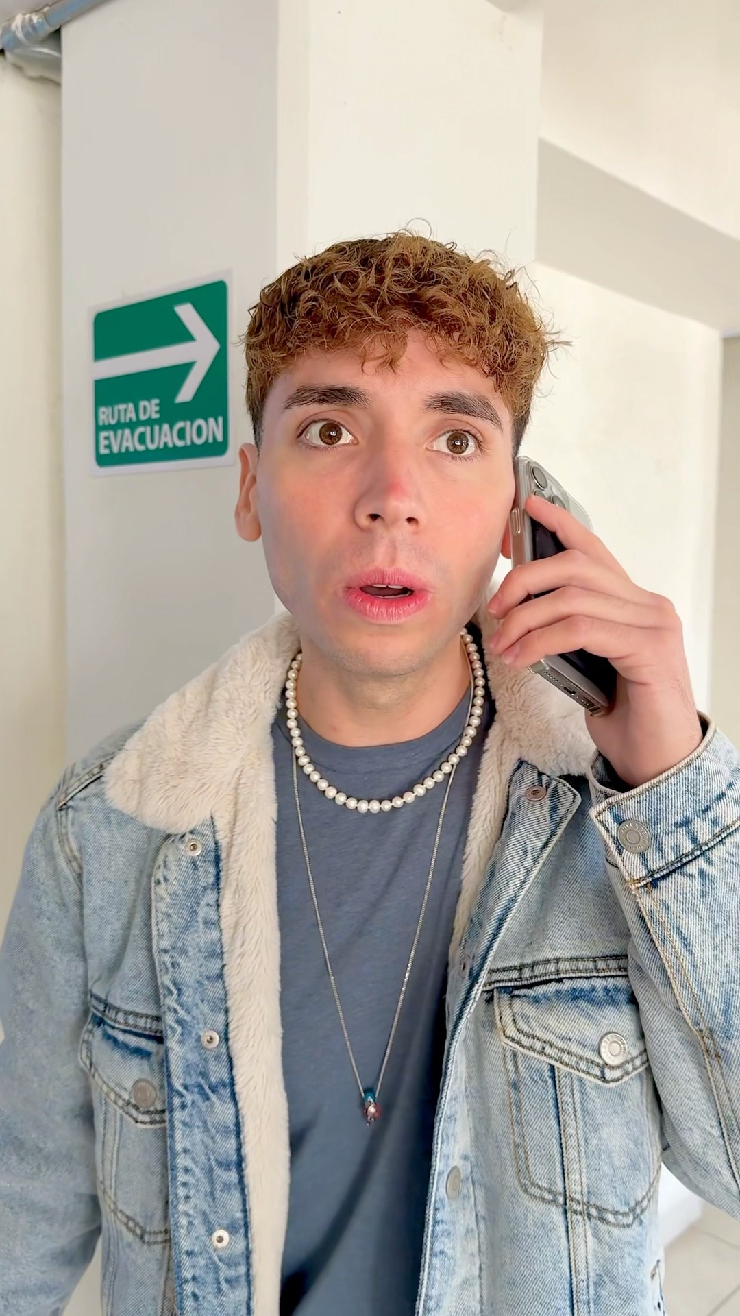 Cuando ella no sabe de autos ????
