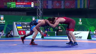 Полуфинал, вольная борьба - 65 кг: И. Мусукаев (Венгрия) против Г. Алиева (Азербайджан)