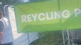 Hilarious Sign With Word 'Recycling' Spelt Wrong At Festival