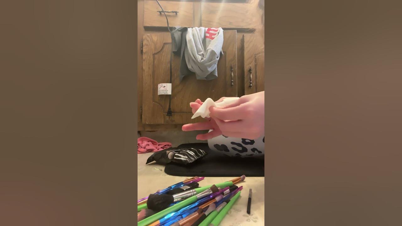 clean-my-makeup-brushes-with-me-music-song-youtube