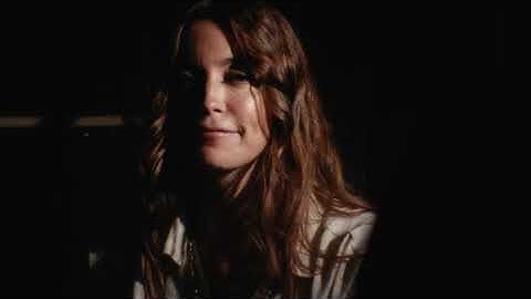 LP Giobbi - 'Feels Just Like It (feat. Caroline Byrne)' (Studio Performance Video)