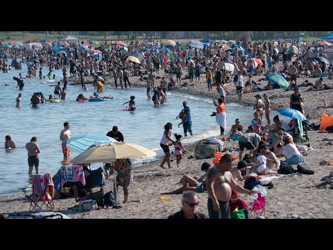 Ontario town closes beach over COVID-19 fears, mayor blames tourist from Toronto