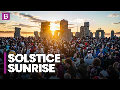 Thousands gather to Stonehenge to witness summer solstice
