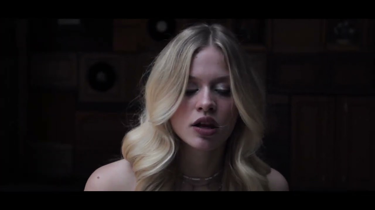 D (Half Moon) - Laura Nahr (original) | live @ BoxHall Sessions