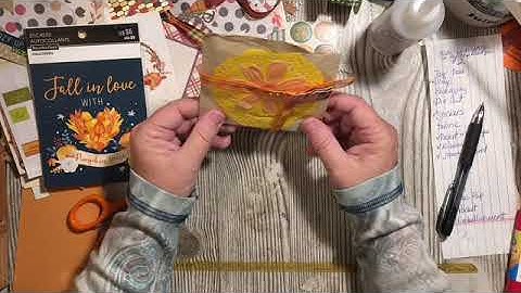 Minichallengeinthechallenge #2  Tag, embellishment, fabric flip and pocket.