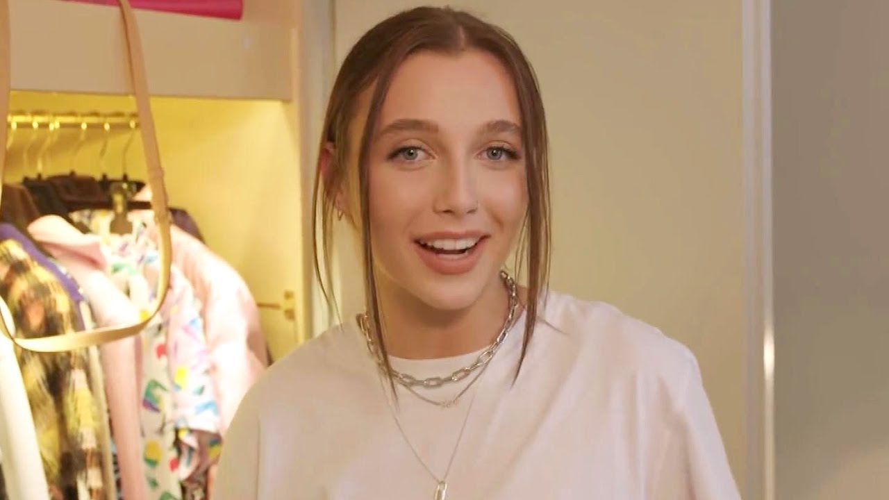 How Emma Chamberlain Went From Vlogs to Vogue