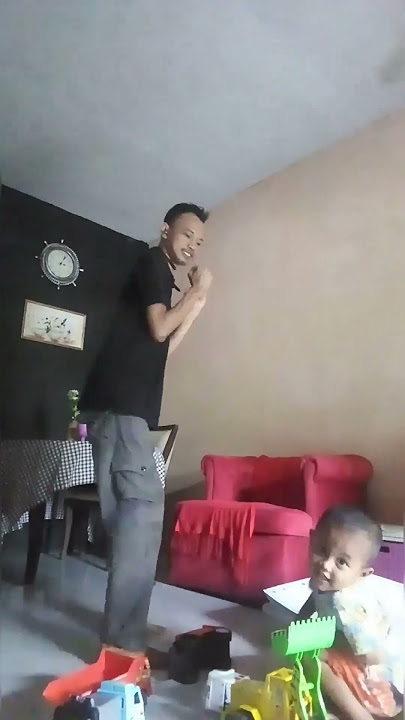 cara menghibur sii bocil yang baru bangun tidur😅