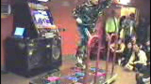 Crazy WHITE GUY DDR skills