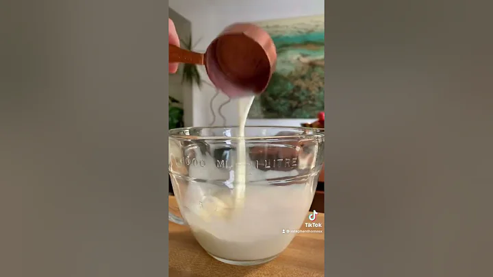 The BEST Vanilla Cupcakes