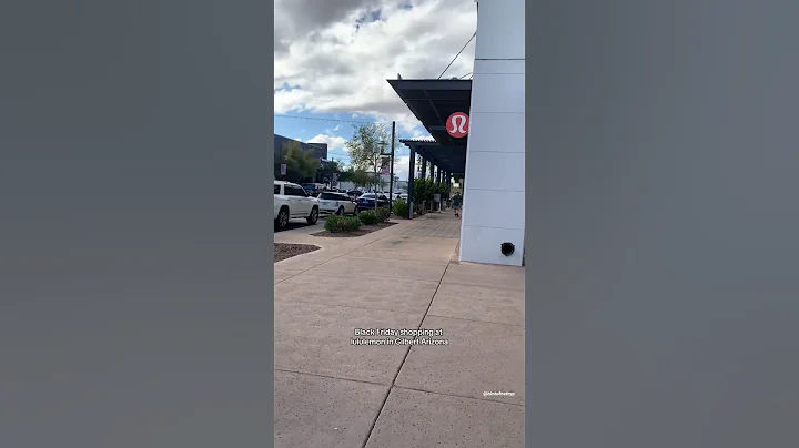 Black Friday shopping at @lululemon in Gilbert, AZ 🍋 #lululemon #blackfriday