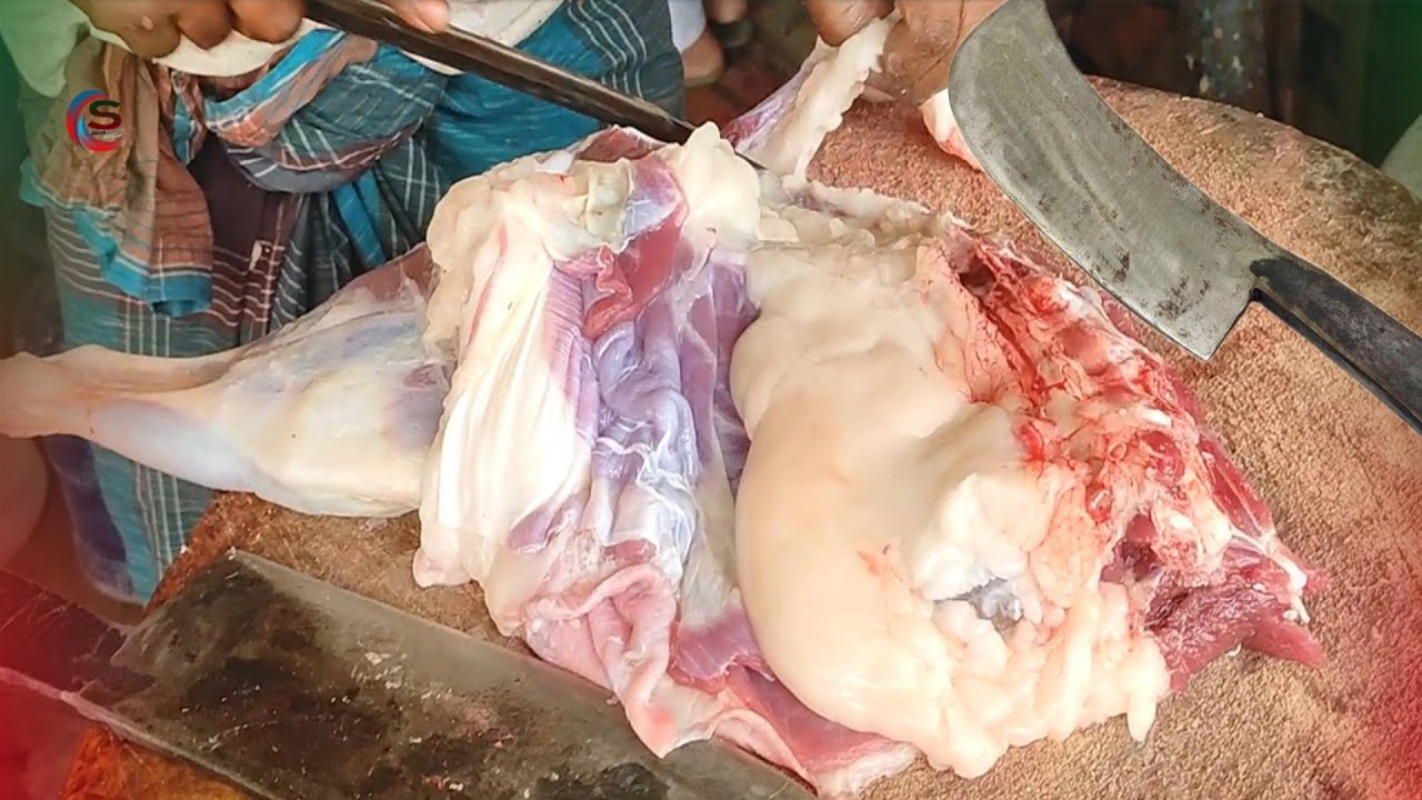 Excellent Full Goat Cutting Skill In Goat Meat Market | Goat Mutton Cutting Skillful Butcher |