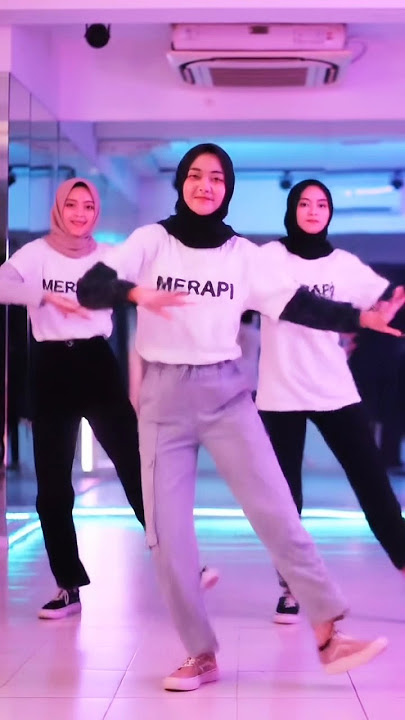 Move Away, Watch Out Pliket #dance #jogetseru #shorts
