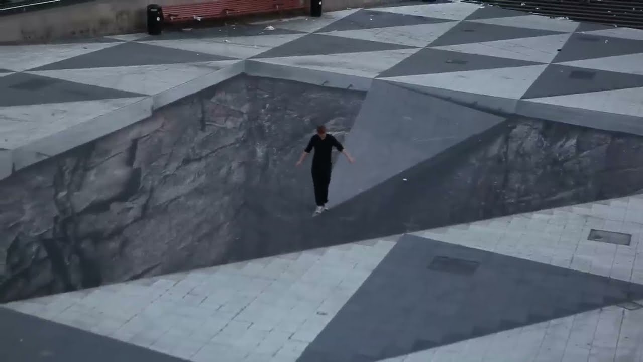 Video till Stort avgrundshål på Sergels torg