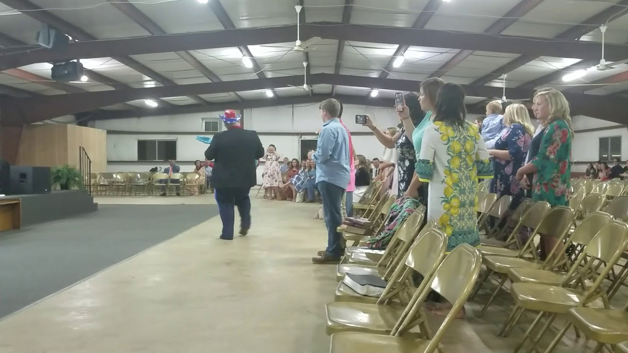 Travis Wilson Ministries     GOD BLESS THE USA /I'M RUNNIN' ON