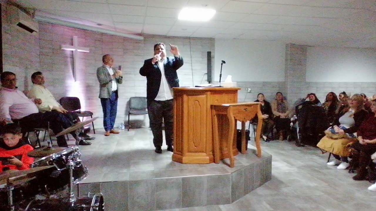 Jesús del centro y Dani del centro en la iglesia del saladillo