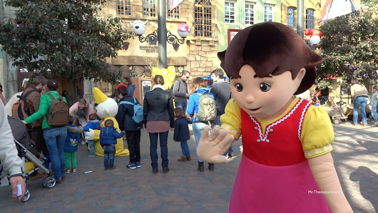 Plopsaland 2015 with Heidi & Maya the bee.