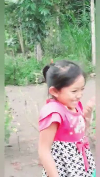 Kalok cewek  berantem yang lewat jadi sasaran