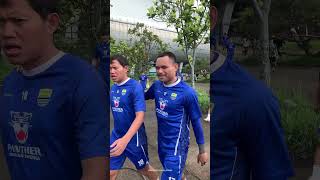 Download Lagu Kedekatan pemain Persib Adam Alis dengan pemain anyar Saddil Ramdani di latihan perdana MP3 Download Lagu Kedekatan pemain Persib Adam Alis dengan pemain anyar Saddil Ramdani di latihan perdana MP3