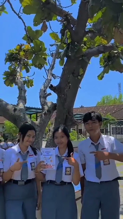 Tugas Video Cinematic Mapel Bahasa Indonesia ( SMK MARSUDIRINI NEGARA ) XI Kuliner A ( FOUR.TV )