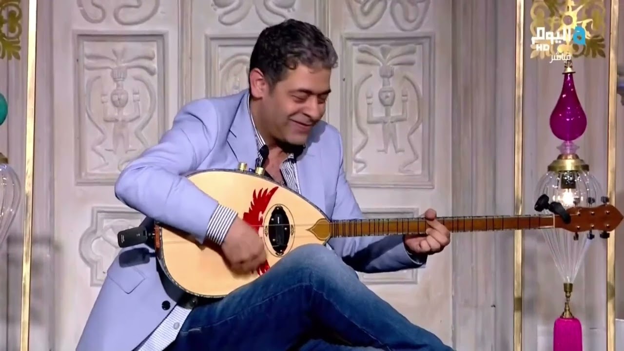 عازف البزق رامي مارديني يعزف ويغني أغنية زي الهوى مع إدوارد ومروة صبري