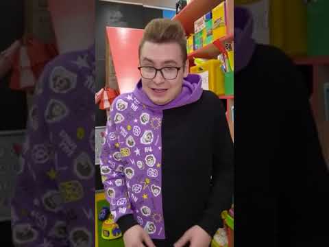 КОБЯКОВ ТЫРИТ КОНФЕТЫ. Попали в Волшебный ДЕТСКИЙ САД !  Злая Няня