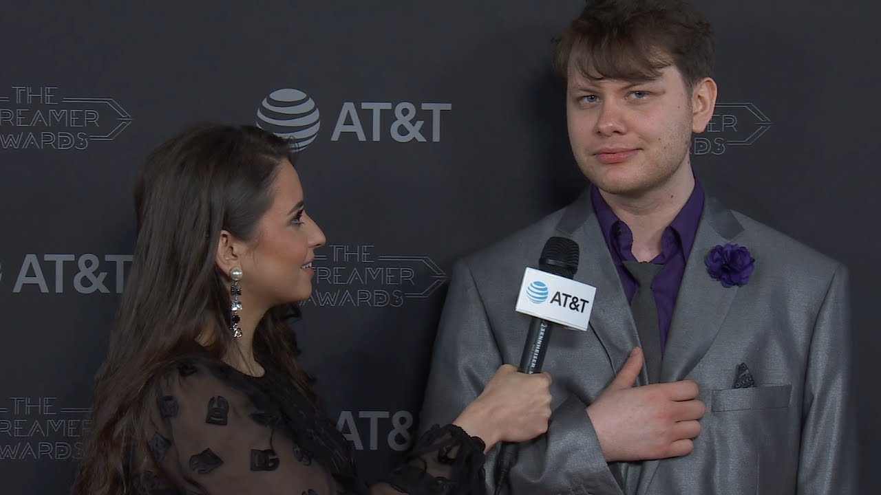 Sweet Anita interviews Prezoh at the Streamer Awards! YouTube