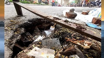 Ma trận ổ gà trên đường Cầu Giấy ở Hà Nội