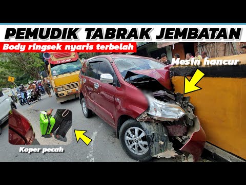 PEMUDIK TABRAK JEMBATAN PENUMPANG KRITIS