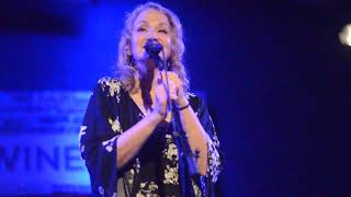 Joan Osborne Tangled Up In Blue May 19 2019 Chicago nunupics