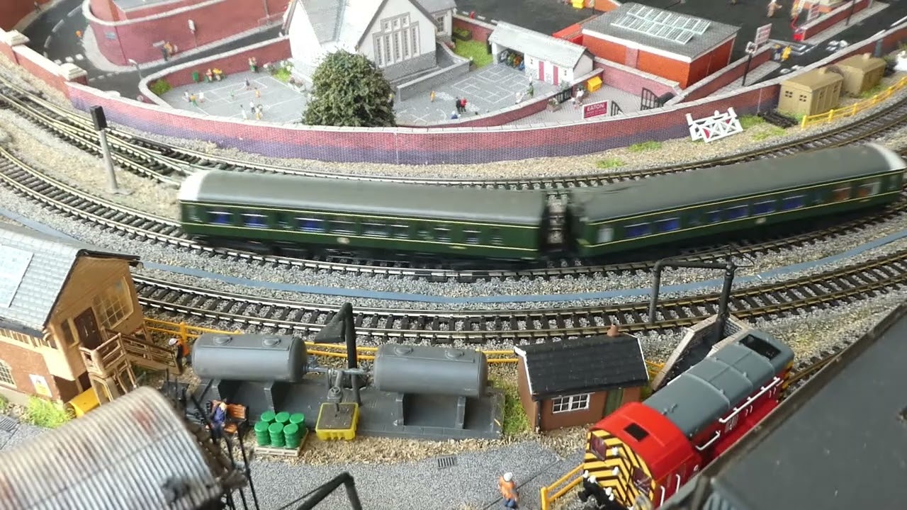 Class 108, going around the Snowdrop line