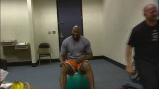 Shaq Lifts Trainer During Workout