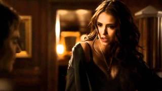 The Vampire Diaries 2x16 Katherine dans la chambre de Damon