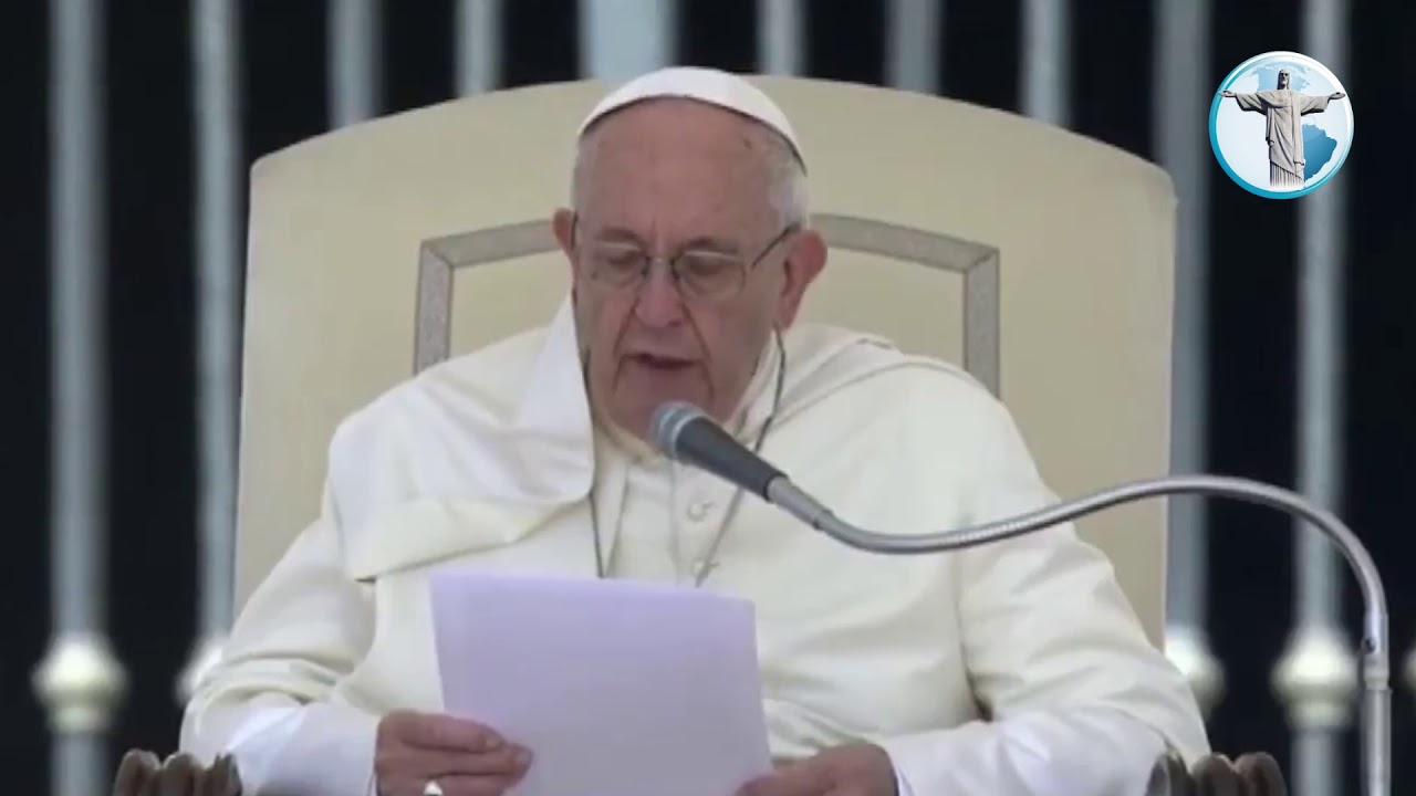 Francisco ¿Qué significa la vestidura blanca del Bautismo? YouTube Francisco ¿Qué significa la vestidura blanca del Bautismo? YouTube