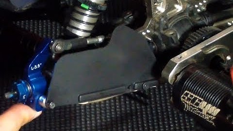 DE Racing Mud Guards on Slash 4x4