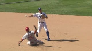 Dodgers turn two to end Reds' 10th inning