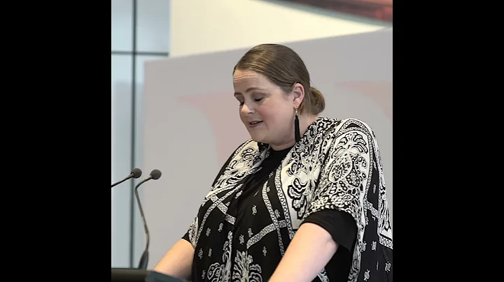 Katie Duncan  Broad-ly Speaking Auckland